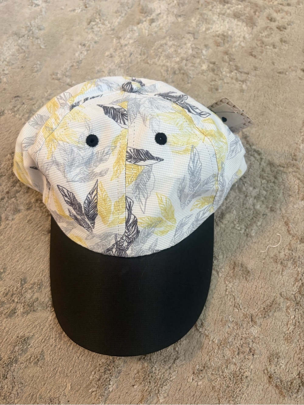 NWT  Ladies Floral Leaf Print Baseball Cap - White, Yellow & Black